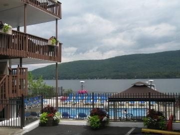 LAKE MOTEL2