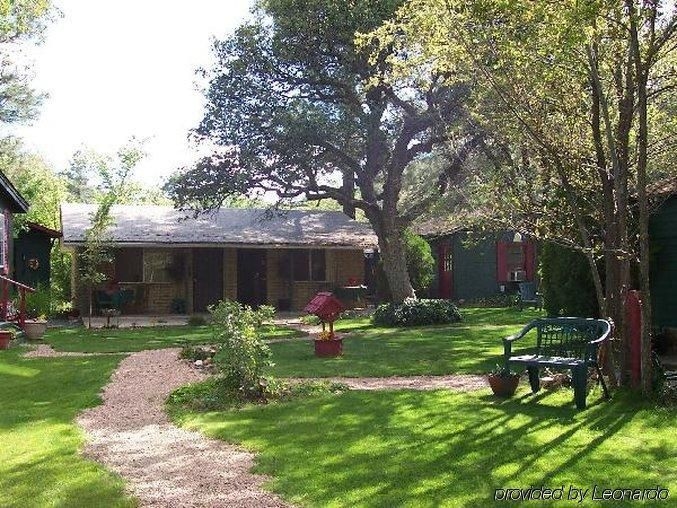Apple Creek Cottages0