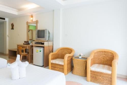 Family Room (3 Adults)