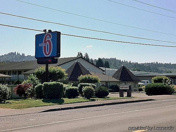 Motel 6 Woodland3