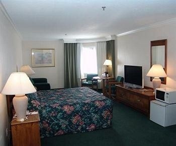 The Pavilion Inn0