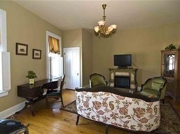 The Glendalia Boutique Hotel & Culinary Studio2