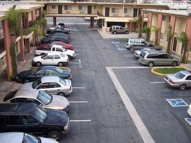 AMERICAN INN SUITES3