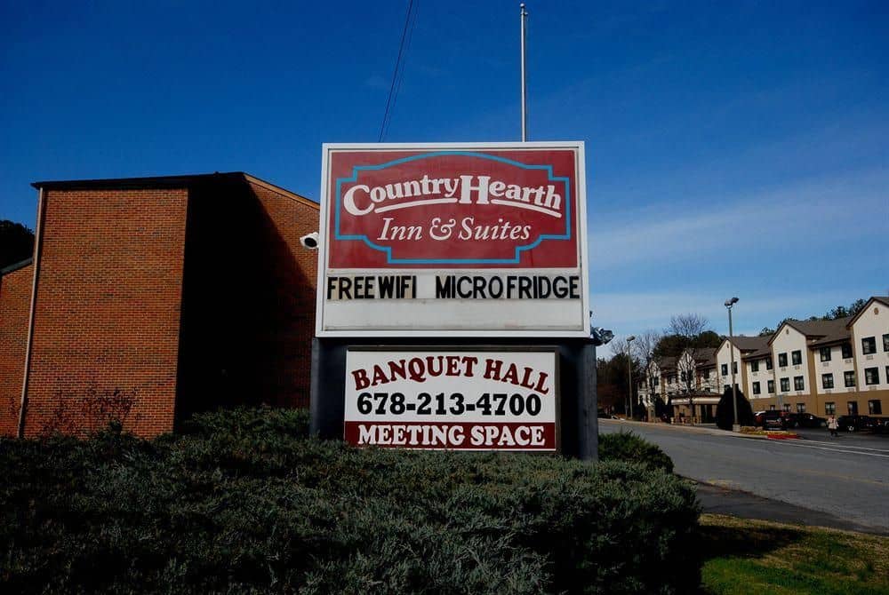 COUNTRY HEARTH INN AND SUITES COUNTRY HEARTH INN AND SUITES