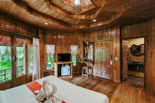 Deluxe Ground Floor
