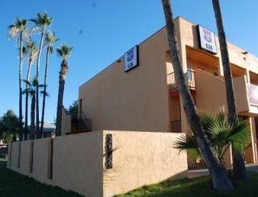 Knights Inn Phoenix3