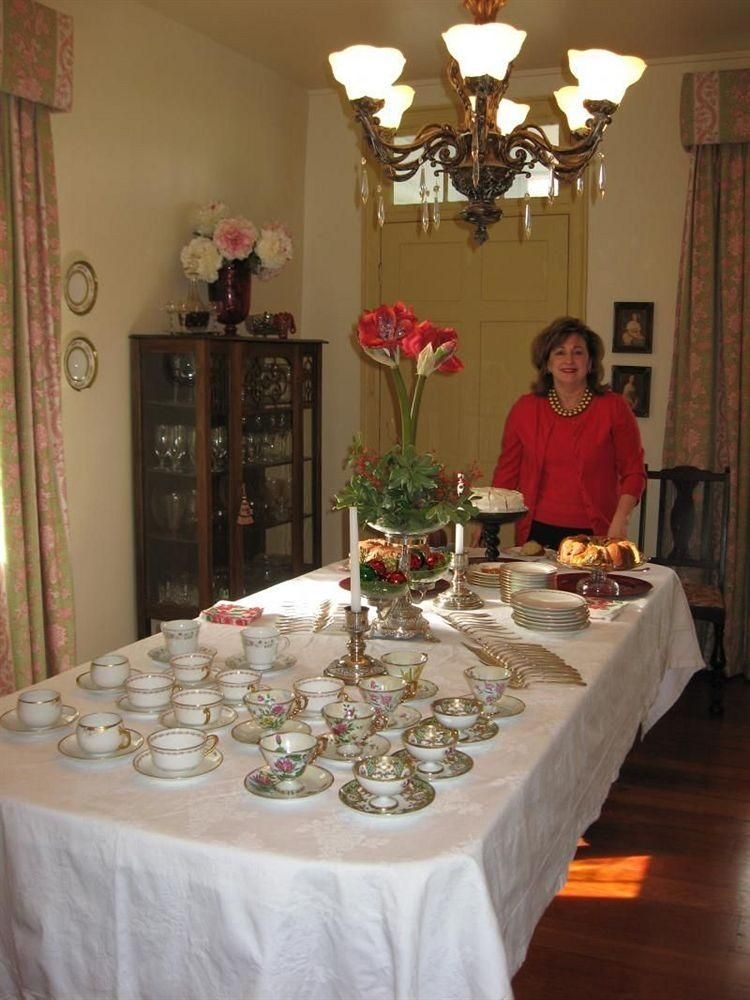 Magnolia Cottage Bed and Breakfast4