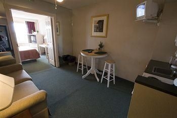 โรงแรมแกรนด์ อาดิรอนแดค - เลคพลาซิด - เครือโรงแรมท (Northwoods Inn)2