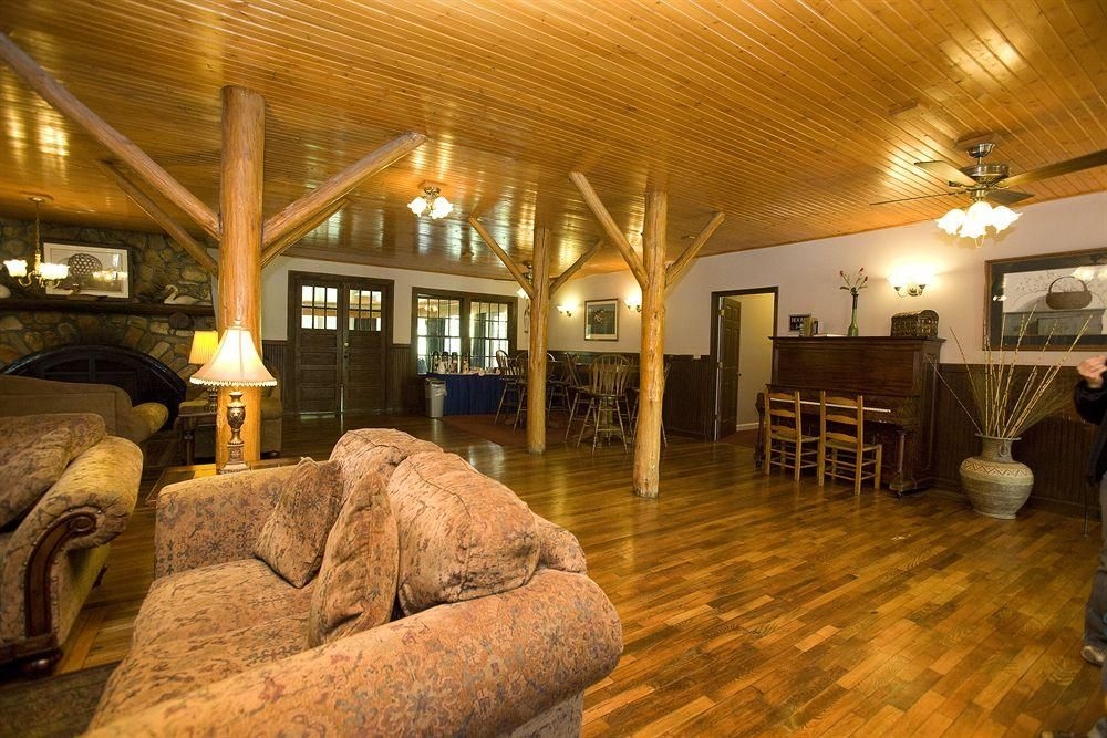 Highland Lake Inn4