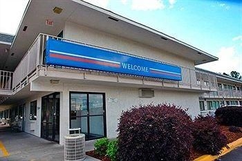 Motel 6 Tuscaloosa3