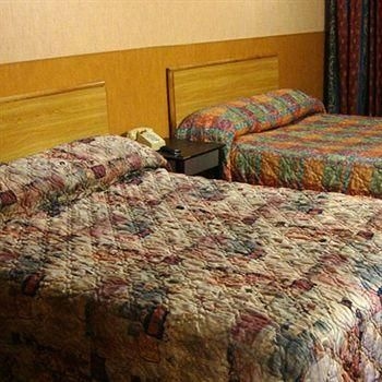 Linden Motor Inn4
