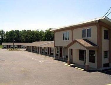Knights Inn Pennsville2