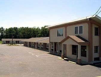Knights Inn Pennsville0