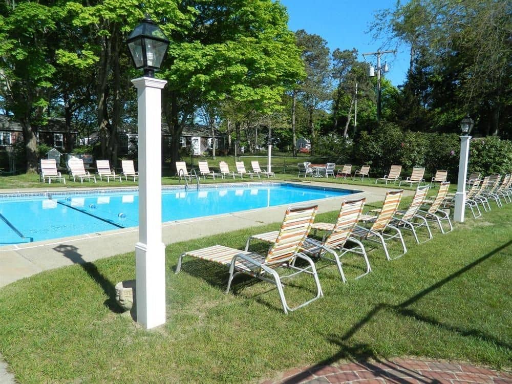 Colonial Village Motel & Cottages Colonial Village Motel & Cottages