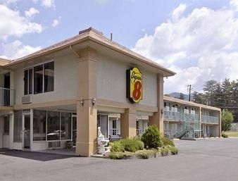 Super 8 Motel Black Mountain2