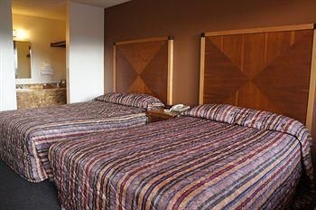 Cedars Inn Ellensburg2