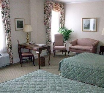 The Yorktowne Hotel3
