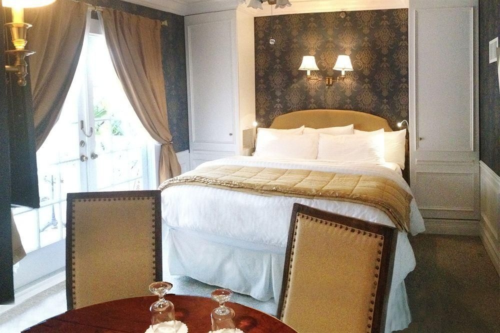 The Riverview Hotel4