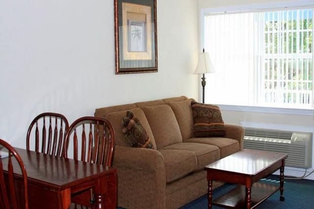 SUITE ONE BEDROOM
