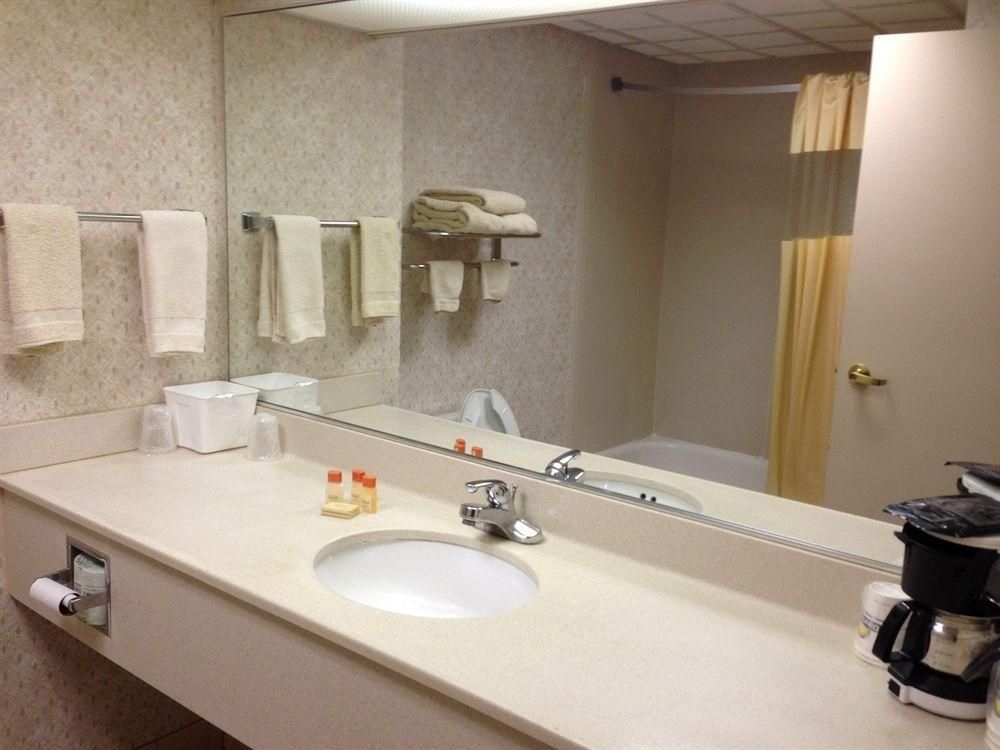 American Inn & Suites-High Point NC2
