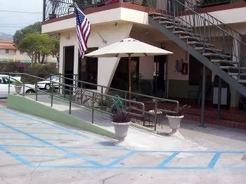 Ocean Breeze Inn0