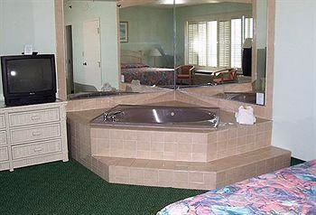 Newcastle Hotel2