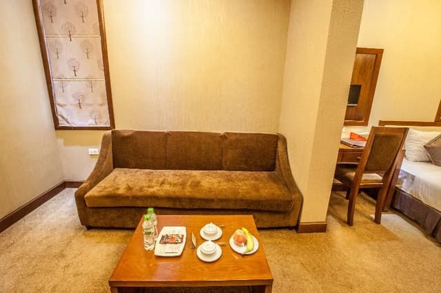 FAMILY ROOM TWO BEDS