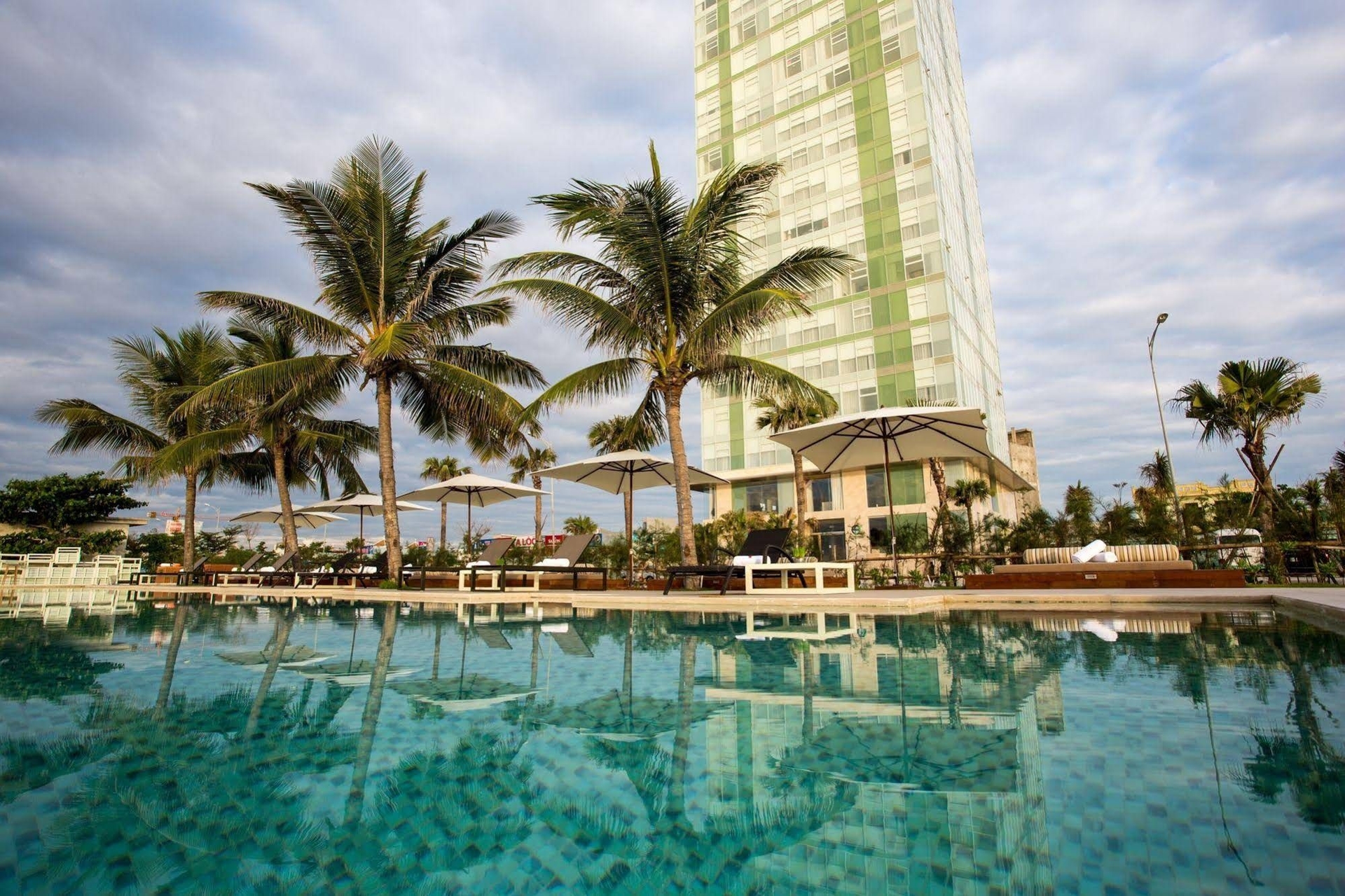 Fusion Suites Danang Beach0