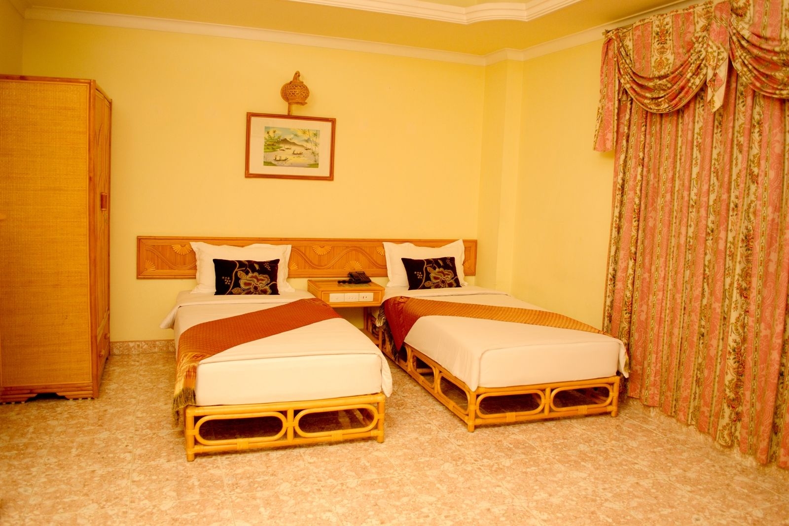 Evergreen Hotel0
