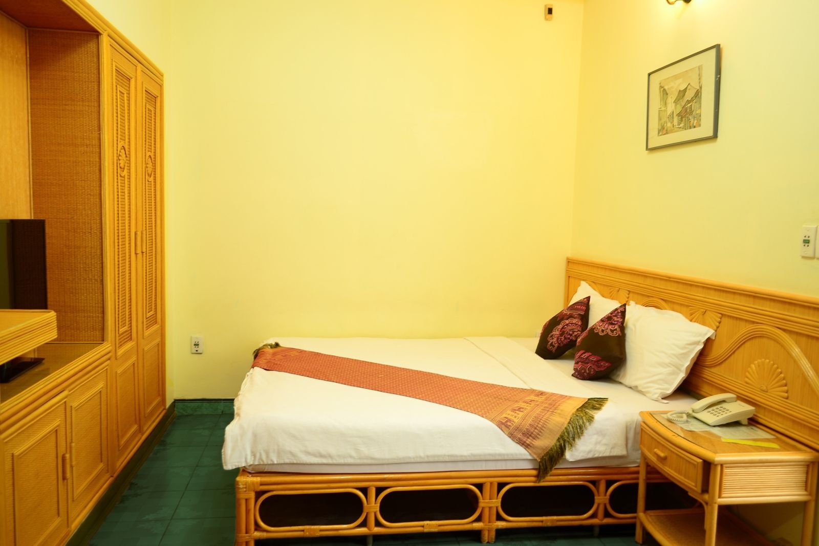 Evergreen Hotel1