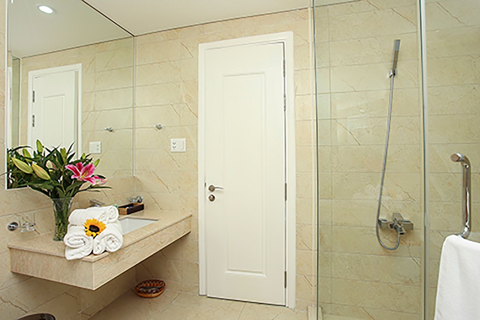 Kim Saigon Hotel1