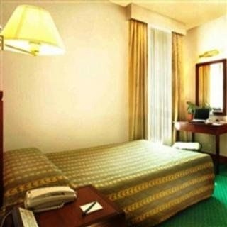 โรงแรม แชมร็อค (Shamrock Hotel)3