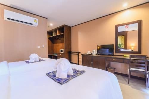 Pool Access Room