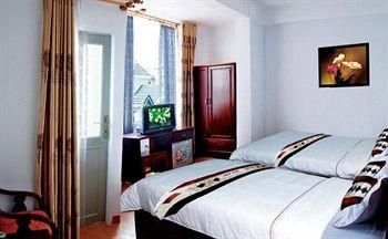 Ken Hotel3