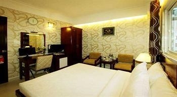 The White 3 Hotel1