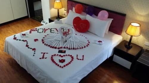Honeymoon Suite