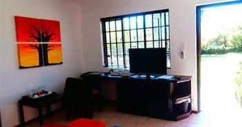 African Footprints Lodge1