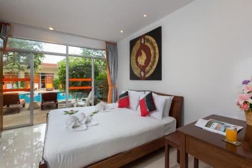 King Suite with Pool View