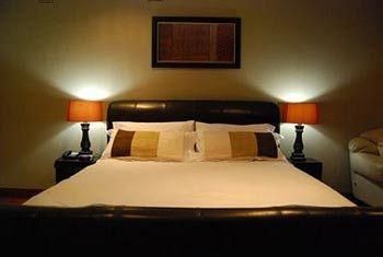 Flamboyant Guest Lodge4