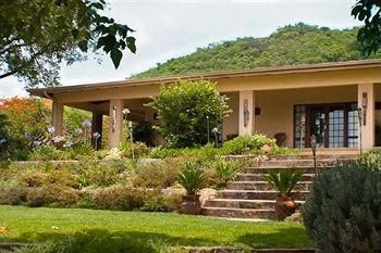 Abangane Guest Lodge1