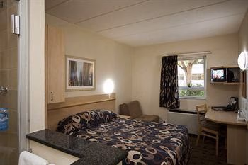 Road Lodge N1 City2