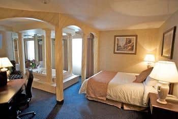 Monte Carlo Inn Airport Suites Monte Carlo Inn Airport Suites