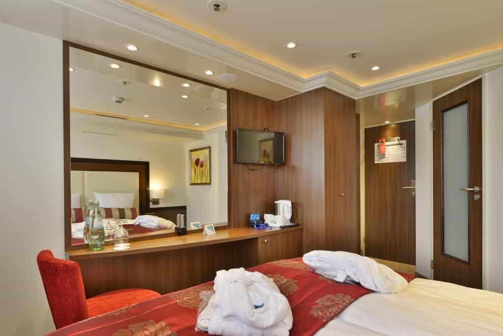 Fair Cruise Fisrt Class Hotelship Dusseldorf Fair Cruise Fisrt Class Hotelship Dusseldorf