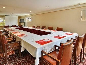 Ramada Inn Pitt Meadows1