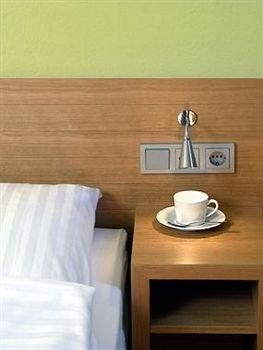 Business & Budget Hotel Tessin4
