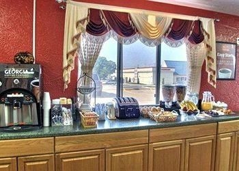 Econo Lodge4
