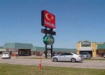 Econo Lodge2