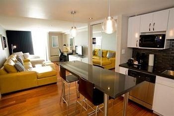 Sandman Signature Hotel & Resort Vancouver Airport4