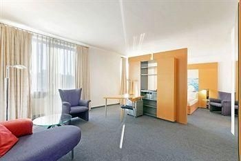 Tryp Dusseldorf Airport2