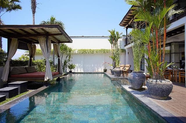 VILLA FOUR BEDROOMS